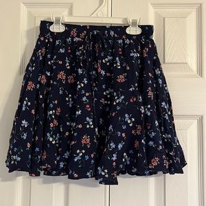 Mi Ami (Francesca’s) blue floral mini skirt size small